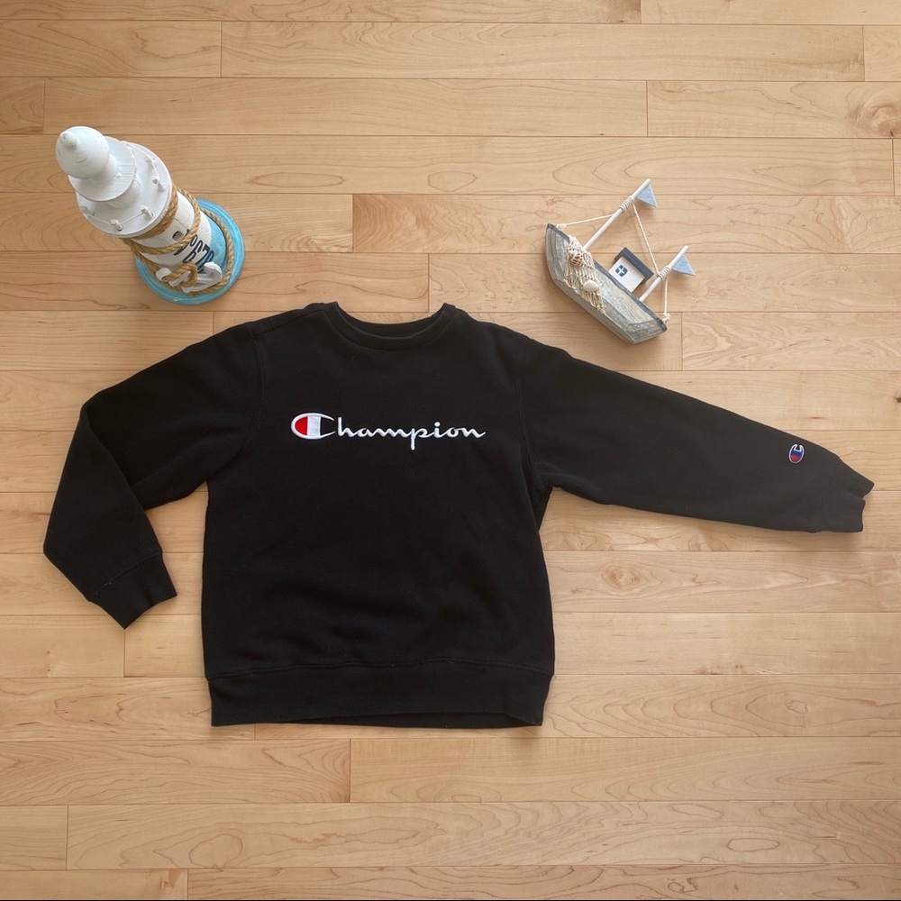 Champion kids long sleeve sweatshirt size M